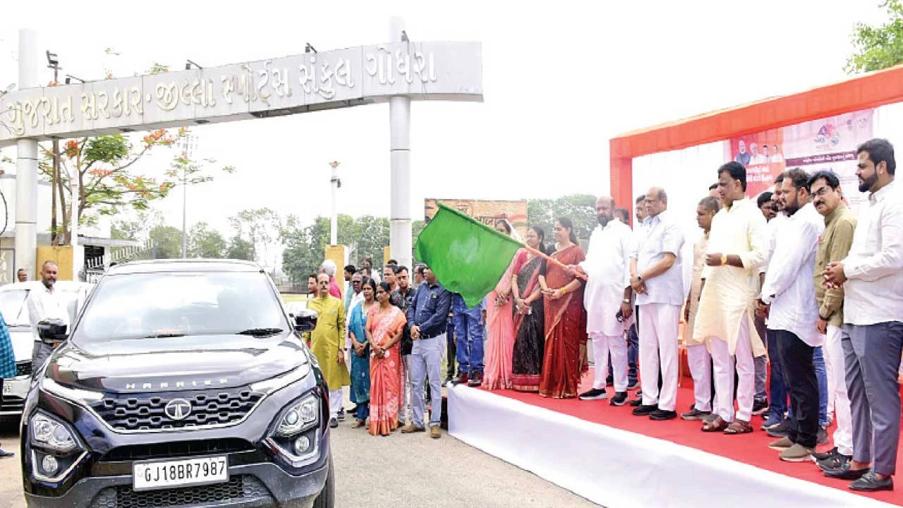 Godhra: પંચમહાલ જિલ્લામાં પ્રગતિ પથ યાત્રાનો લીલી ઝંડી આપી શુભારંભ