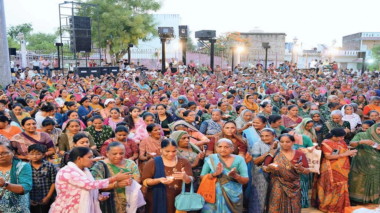 Mehsana: મોદીના સૌથી વધુ સમય PM રહેવાના રેકોર્ડની વડનગરમાં ઉજવણી