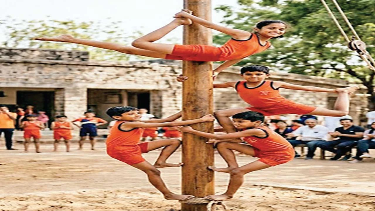 ભારતની પ્રાચીન અને રોમાંચક રમત મલખમ: ઇતિહાસ, વિકાસ અને આંતરરાષ્ટ્રીય સ્તરે પ્રતિષ્ઠા