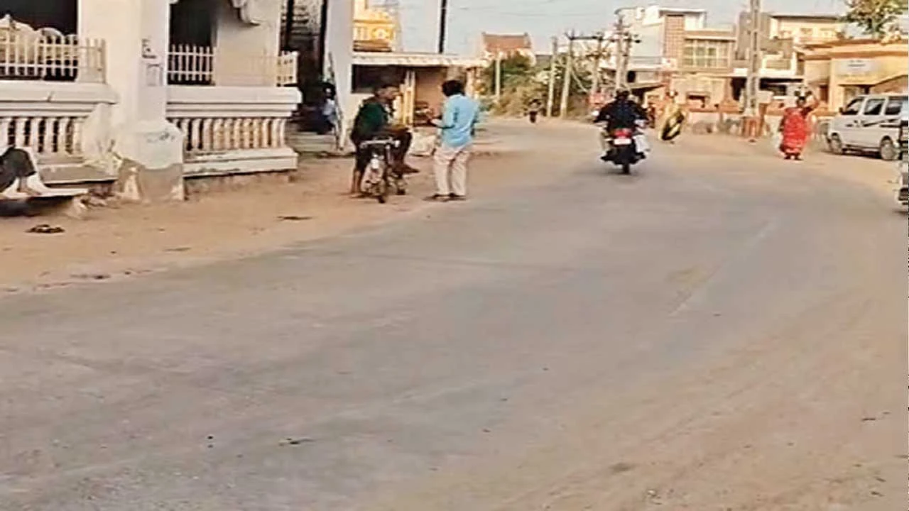 ચાણસ્માના મીઠીઘારીયાલ ગામે બસ સ્ટેશન પાસે સ્પીડ બ્રેકર મુકવા માટે ગ્રામ પંચાયતની રજુઆત