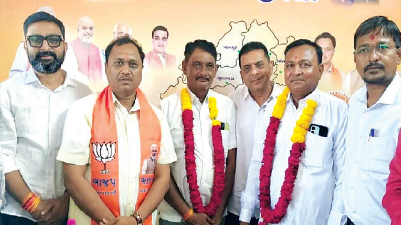 લુણાવાડા APMC: ભાનુપ્રસાદ ચેરમેન અને ડાહ્યાભાઈ વાઇસ ચેરમેન તરીકે ચૂંટાયા.
