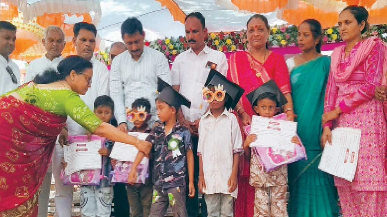 વડોદરાના પાદરાના સાધી ગામે ત્રિ-દિવસીય શાળા પ્રવેશોત્સવનો પ્રારંભ કરાયો
