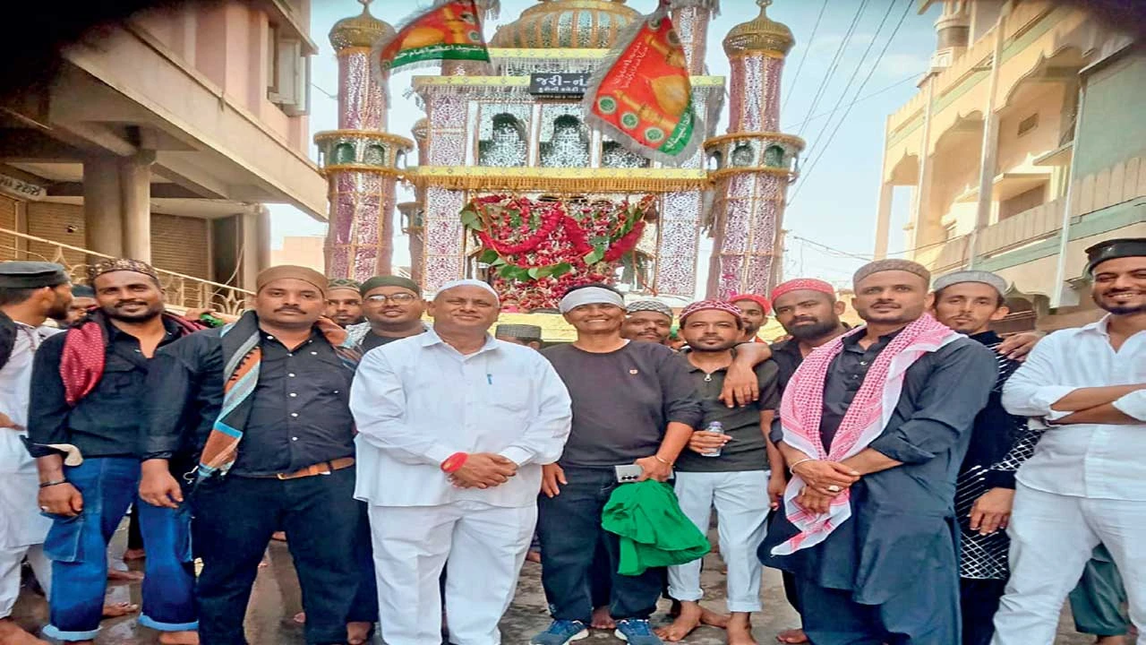 મહોરમ નિમિત્તે હિંમતનગરમાં જૂલૂસ નિકળ્યું, સખ્ત પોલીસ બંદોબસ્ત ગોઠવાયો