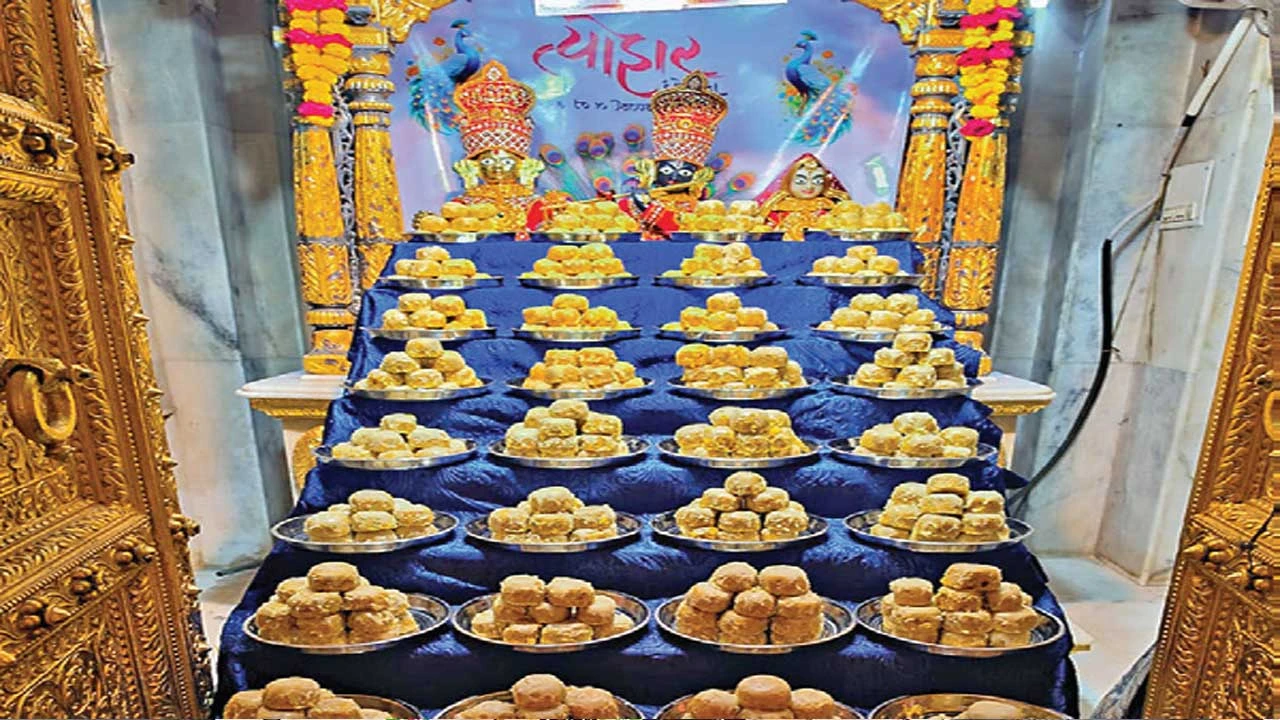 ધોળકા સ્વામિનારાયણ મંદિરમાં પૂનમે ઘારીનો અન્નકૂટ ધરાવાયો