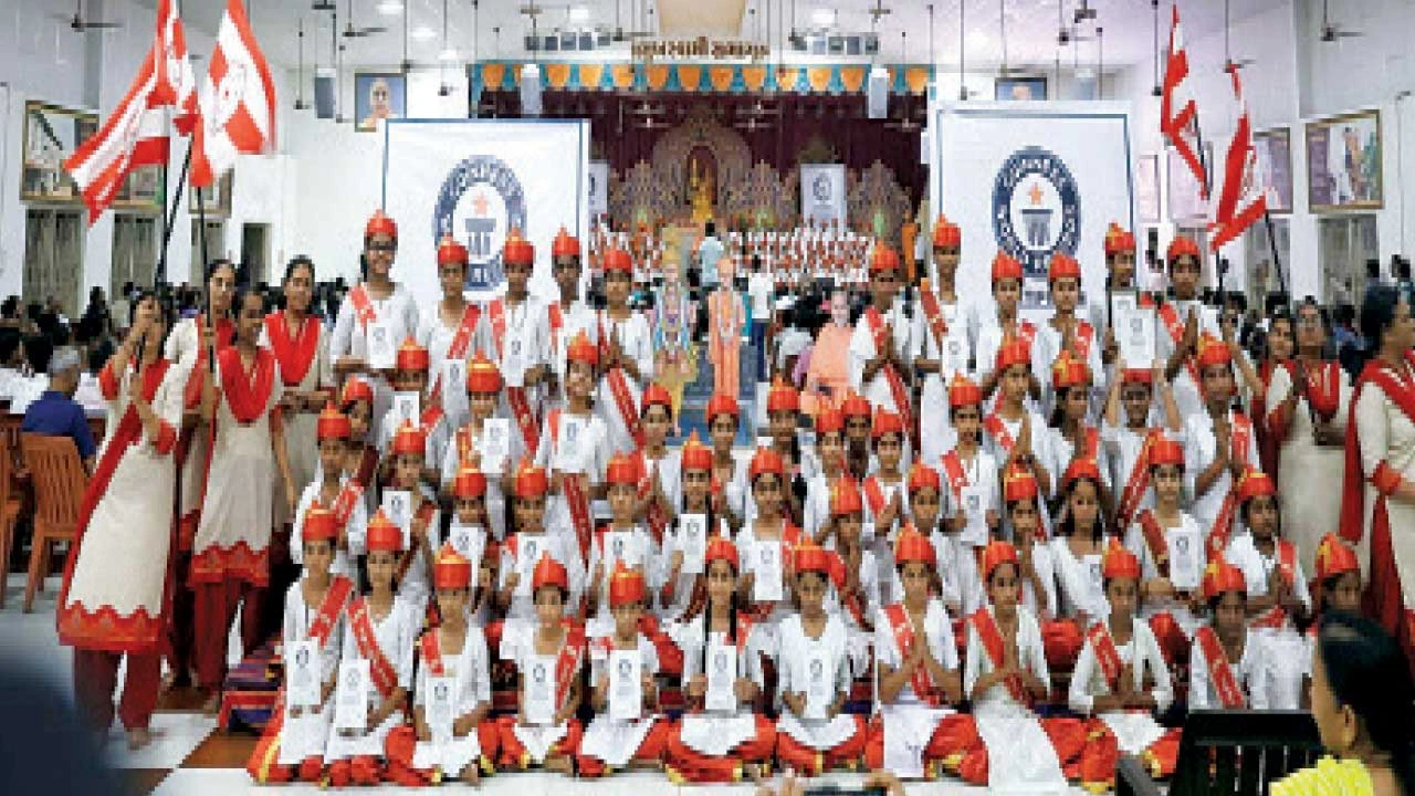 વડોદરાના 759થી વધુ BAPS બાળકોનું ચાણસદમાં ગૌરવપૂર્ણ સન્માન