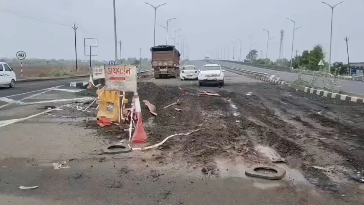 Surendranagar News Sayla-Chotila Highway Accident 5 Vehicles Crash At Doliya Boundary Diversion (1)