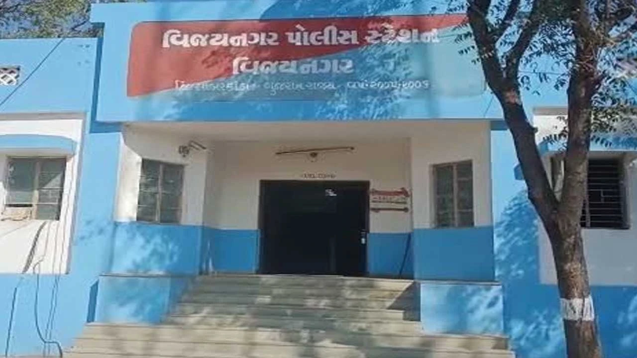 હિંમતનગર: નવાઘરા ઉબરીયા ગામમાં શેઢો ખેડવા મુદ્દે ખેડૂતો વચ્ચે મારામારી, એકને ઇજા