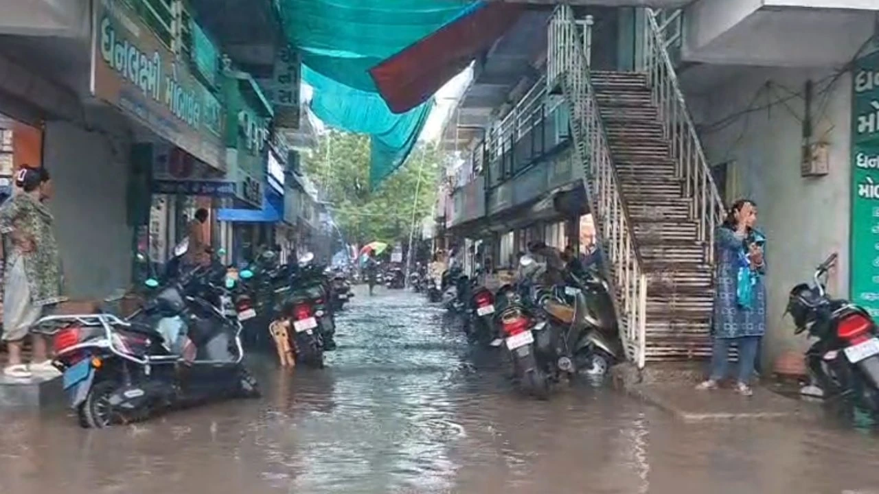 Dehgam Rain (2)