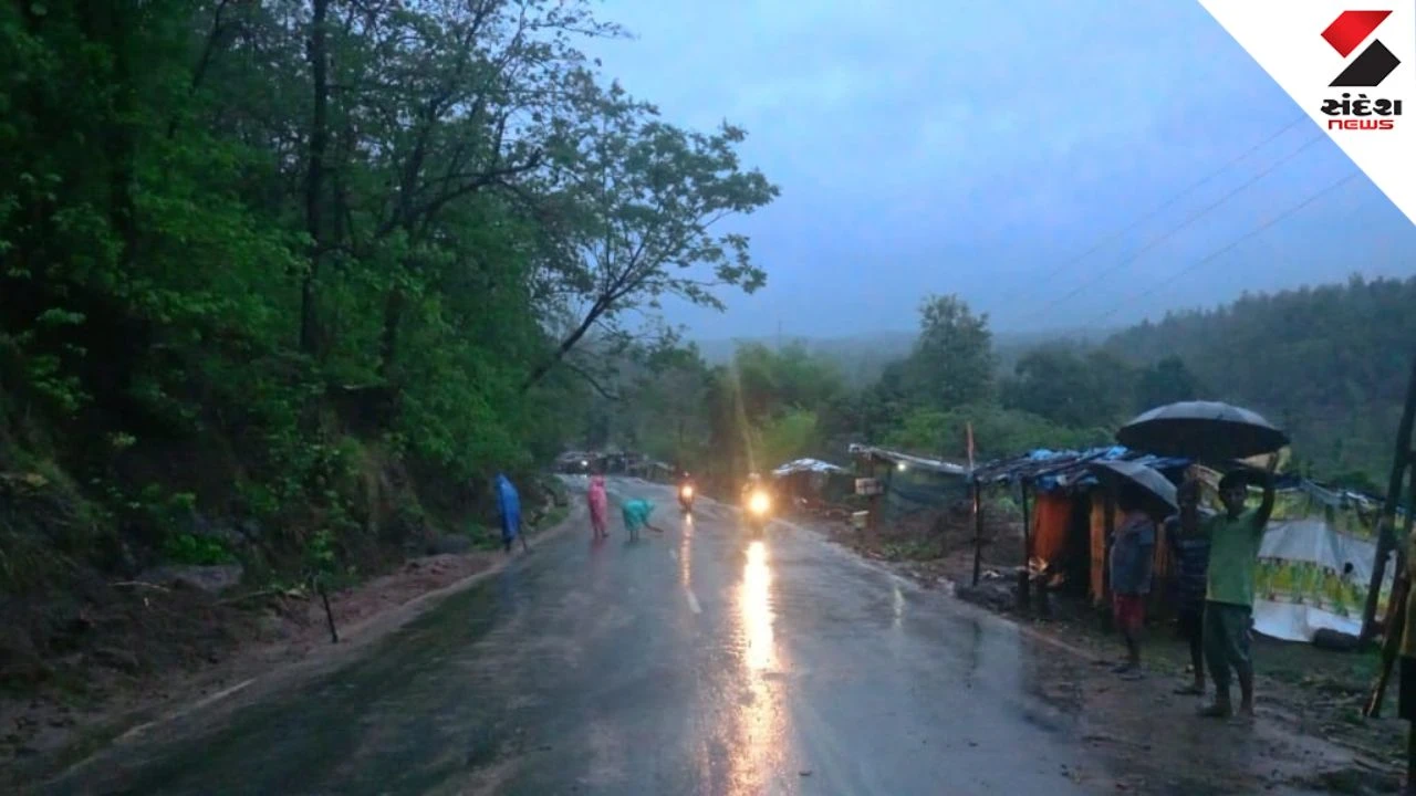 Dang News: Landslide Debris Cleared on Ahwa-Saputara Highway, Traffic Restored