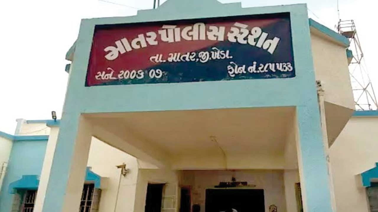 Nadiad: ઘરે આવી ઈસમે ધમાલ મચાવી, ગાડીમાં તોડફોડ