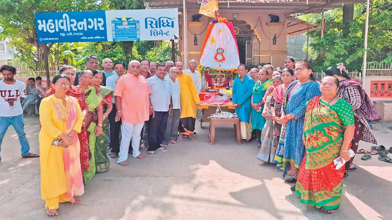 Godhra: ગોધરાના મહાવીર નગર ખાતે ભગવાન જગન્નાથજીની રથયાત્રા યોજાઈ