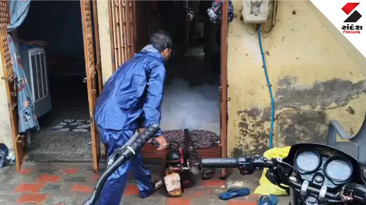 Ahmedabad Rain Update: AMC Issues Health Alert, Distributes 71k Chlorine Tablets & Food Packets