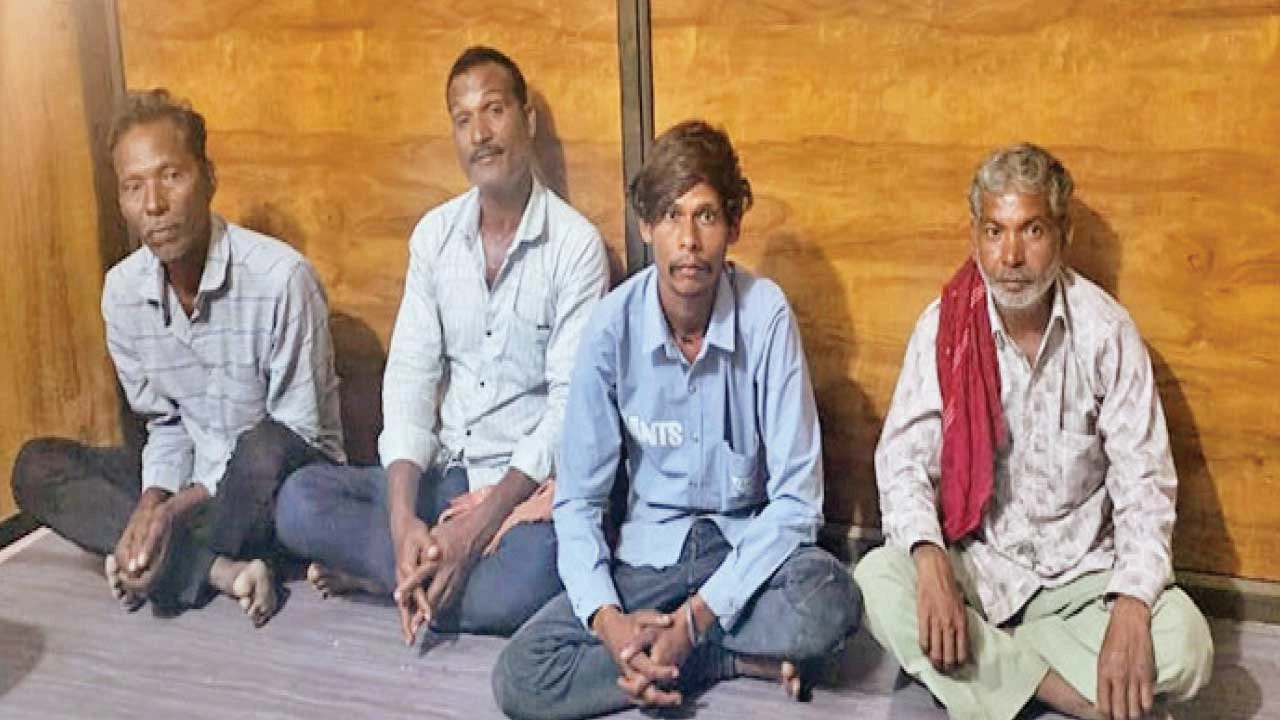 Surendranagar: સુરેન્દ્રનગર જિલ્લામાં જુગારના 4 દરોડા : 8 પકડાયા, 2 ફરાર