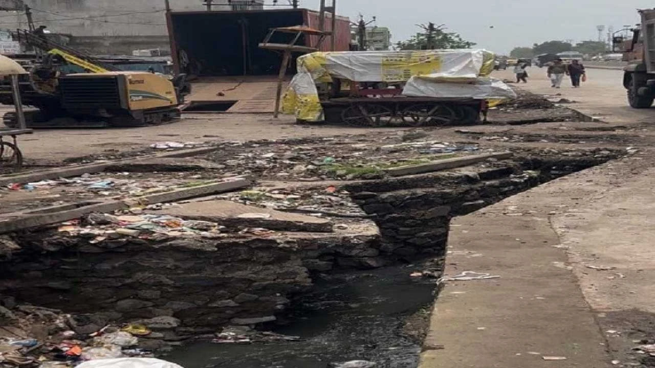 Bharuch: નવજીવન હોમ સોસાયટી સામે ગંદકી અને કચરાનું સામ્રાજ્ય
