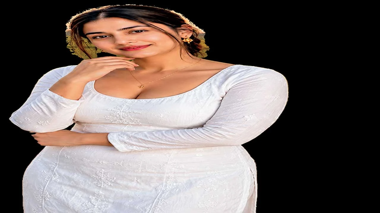 `ક્લીવેજ` શબ્દનો સૌંદર્ય શાસ્ત્રમાં અર્થ અને તેનો ઐતિહાસિક વિકાસ
