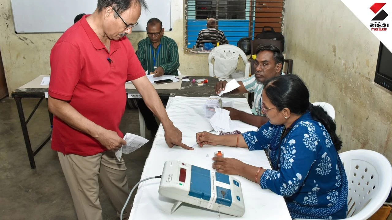 Manjalpur Assembly By-Election Voting Begins in Vadodara | BJP vs Congress