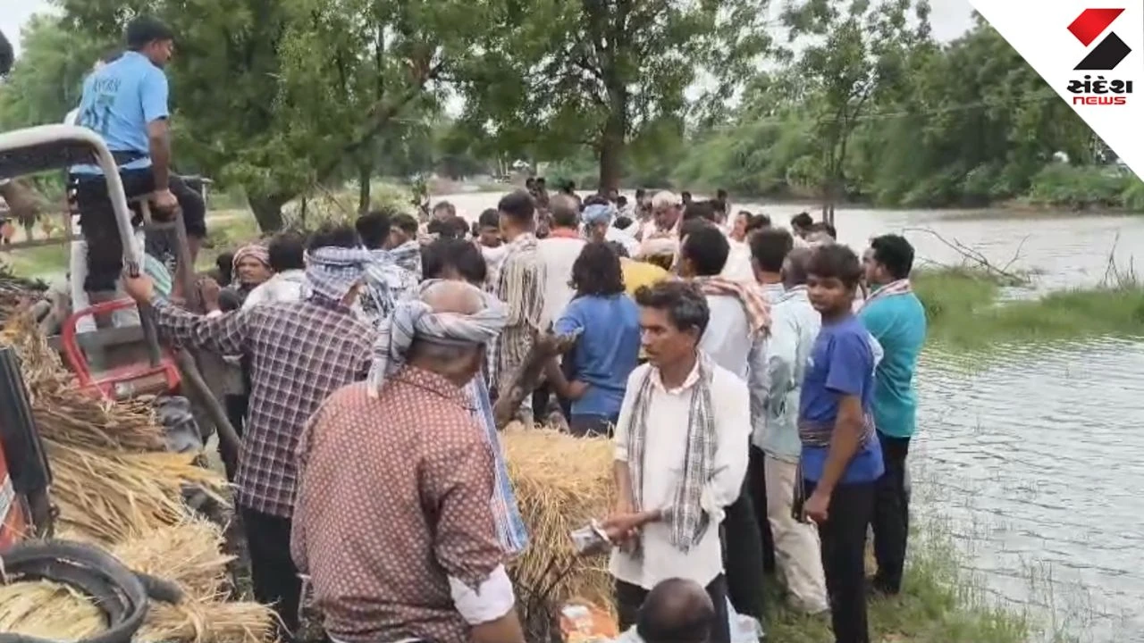 Viramgam News: Poor Road Conditions Force Funeral Procession on Tractor in Inayatpura Village