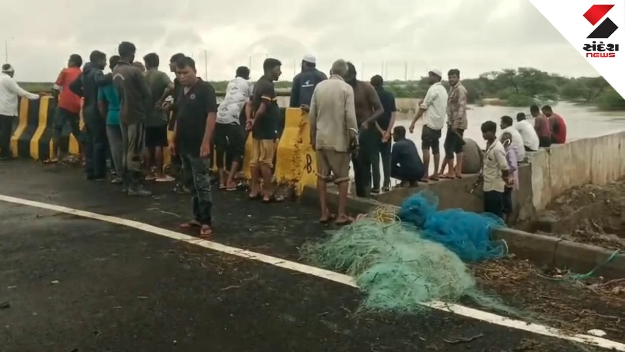 Bharuch News: Youth Tragically Drowns While Watching Rainwater Flow in Madafar Village in Jambusar