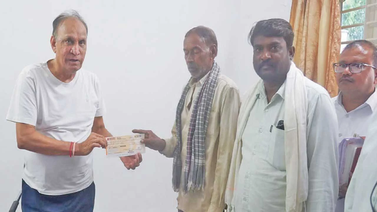પંચમહાલ: વીજળી પડવાથી મૃત્યુ પામેલ મહિલાના પરિવારને રૂ. 4 લાખની સરકારી સહાય