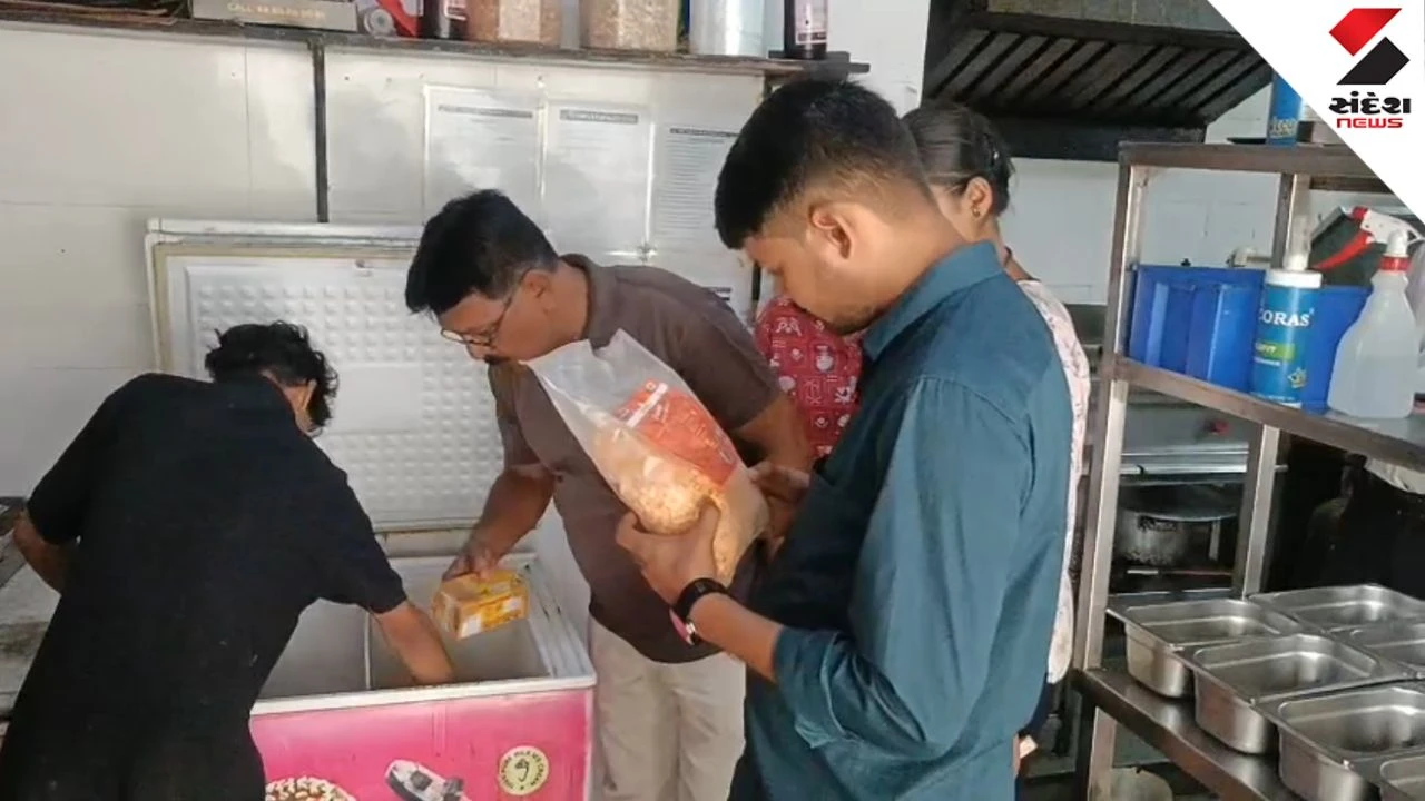 Jamnagar News: Food Department Raid, 12.50 kg Analog Cheese Seized