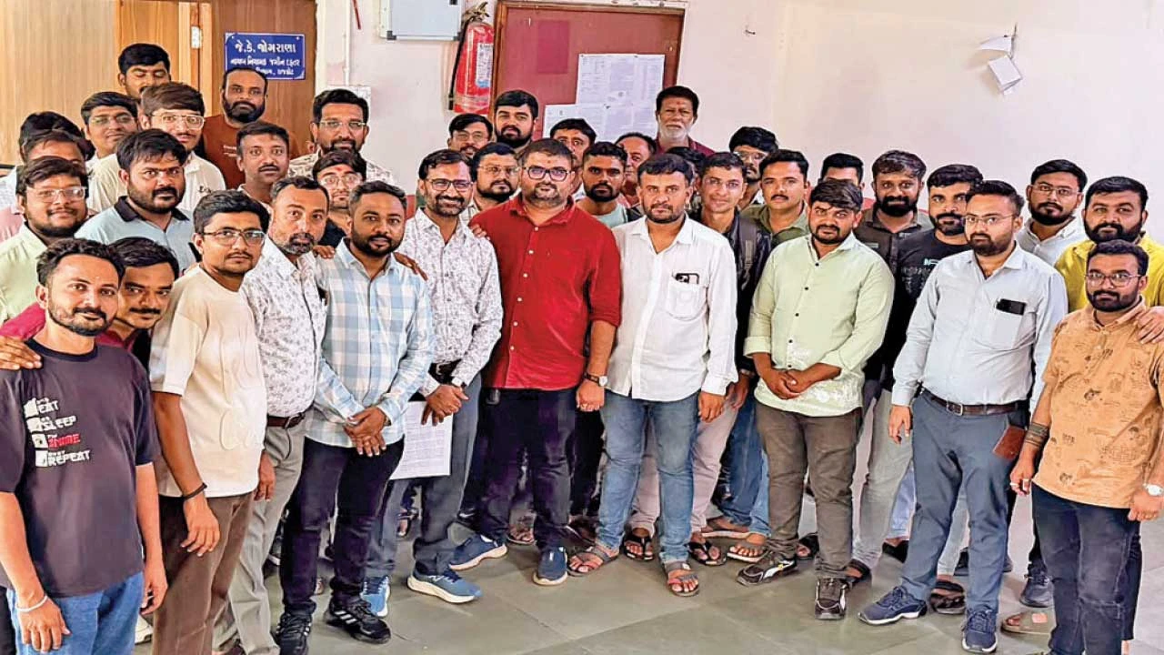Rajkot: જિલ્લાના લાયસન્સી સર્વેયરોની 14 ઓગસ્ટથી જિલ્લાવ્યાપી હડતાલની ચીમકી