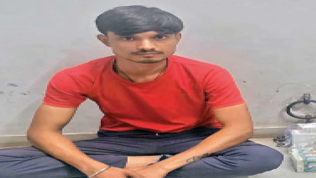 Anand: પેટલાદ તાલુકાના ખડાણાથી નકલી ડોક્ટરને અંતે પકડી લેવામાં આવ્યો
