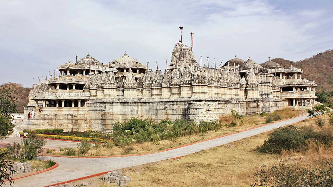 અરવલ્લીની શિલ્પકળાનો અદ્ભુત નમૂનો: રાણકપુર જૈન મંદિર