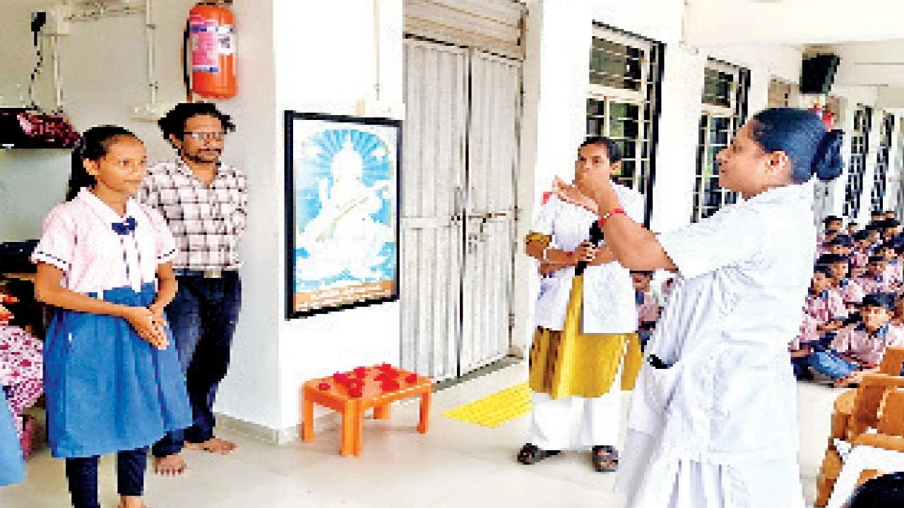છોટાઉદેપુરના બોડેલીની મૂલધર પ્રાથમિક શાળામાં રાષ્ટ્રીય કૃમિનાશક દિવસની અસરકારક ઉજવણી