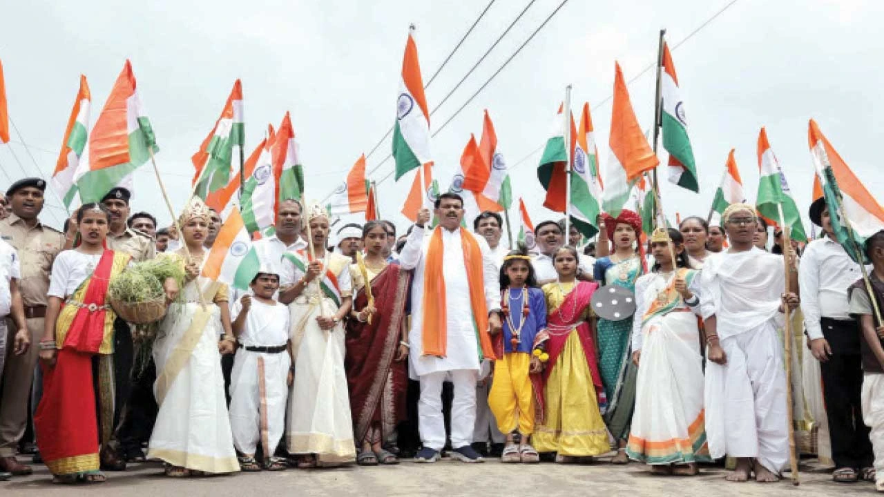 Surat: ઉમરપાડામાં તિરંગા યાત્રા : ઝરપણ, બિલવાણ ગામે બીસીયુ પ્લાન્ટ, આંગણવાડીનું લોકાર્પણ
