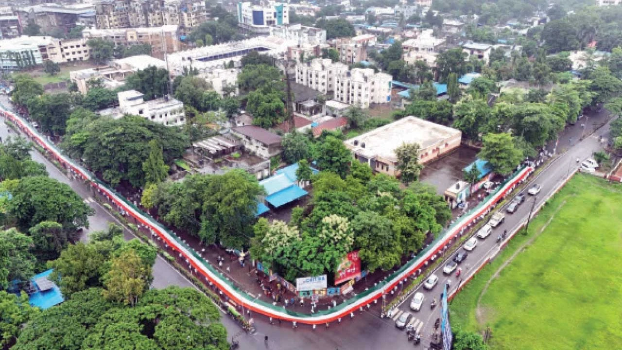 Vyara: 1000 ફૂટ લાંબો વિશાળ રાષ્ટ્રધ્વજ