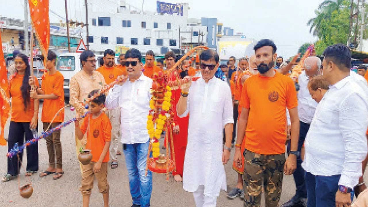 ડભોઇના ચાંદોદથી ડભોઇ શિનોર ચોકડી પહોંચેલી કાવડયાત્રાનું ભવ્ય સ્વાગત