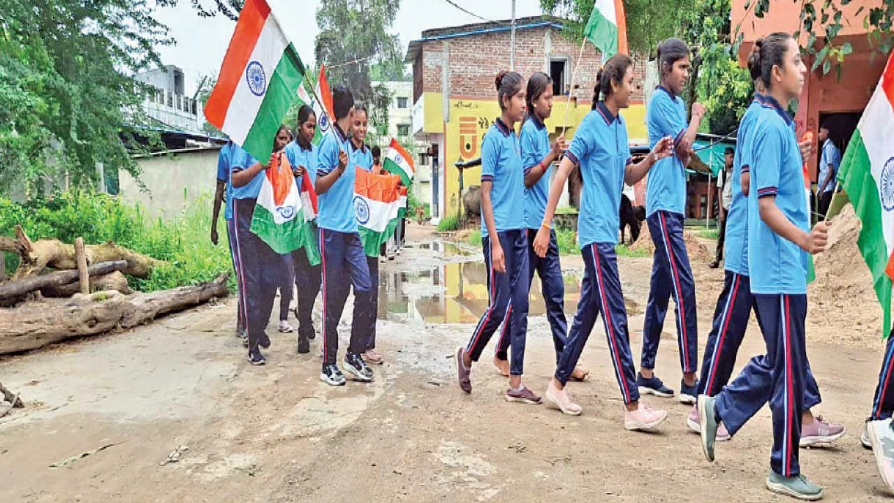 ગોધરાના સિમલીયા કૉલેજમાં NCC કેડેટ દ્વારા તિરંગા યાત્રા યોજાઇ