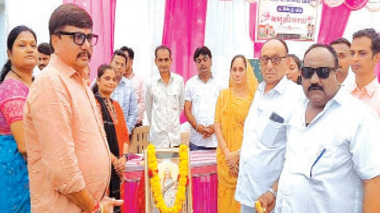Vadodara: શિનોર બજાર સમિતિ ખાતે 100 ટનના વજનકાંટાનું લોકાર્પણ કરાયું