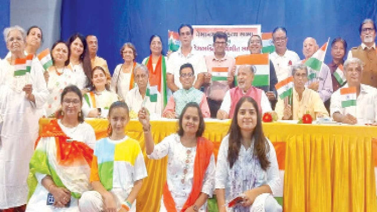 વડોદરામાં પ્રેમાનંદ સાહિત્ય સભા દ્વારા દેશભક્તિ પાદપૂર્તિ સ્પર્ધા સફળતાપૂર્વક યોજાઈ