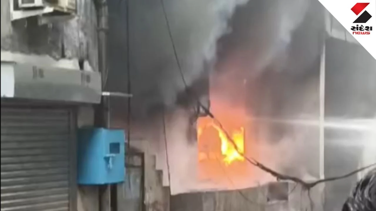 Surat News: Massive Fire Breaks Out at Sofa Factory in Bhestan