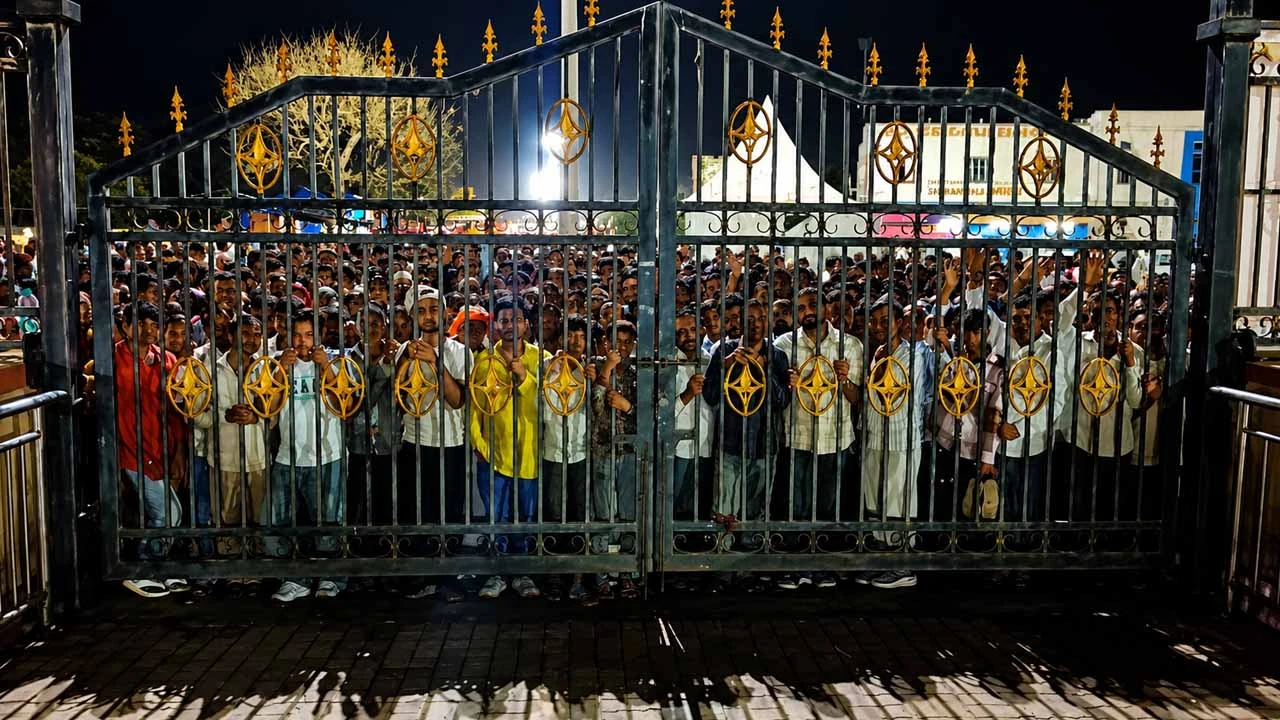 Long queues for darshan at Somnath temple