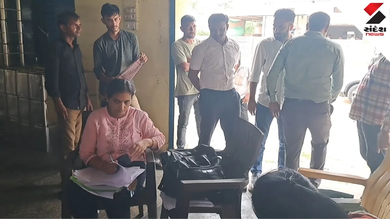 Patan News: LCB & Food Dept Raid in Siddhpur GIDC: 13,800 kg Suspected Oil Seized