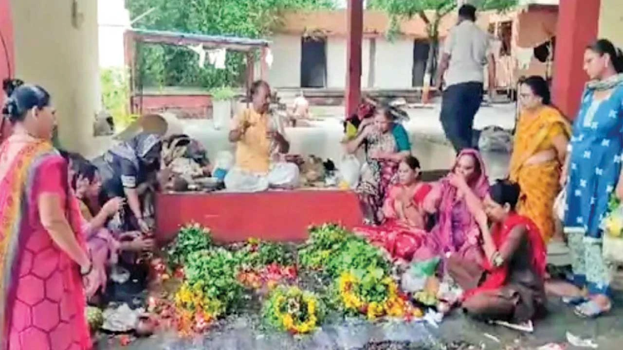 અંકલેશ્વરમાં શીતળા માતાનું પરંપરાગત રીતે પૂજન