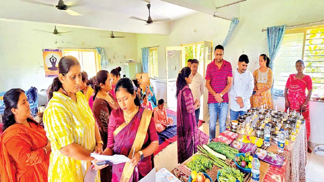 Dabhoi: ડભોઈના થુવાવી PHC ખાતે પૌષ્ટિક વાનગી સ્પર્ધા યોજાઈ