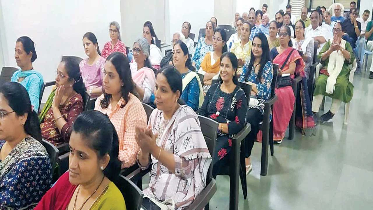અંકલેશ્વરમાં ડી.એ.આણંદપુરા વિચાર મંચની પ્રથમ બેઠક: સમાજહિત અને ઔદ્યોગિક વિકાસ પર ચર્ચા
