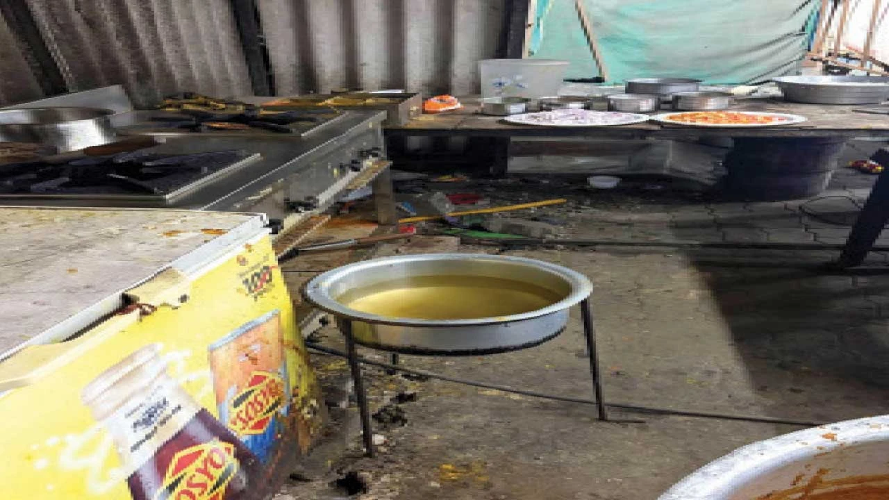 Valsad: જિલ્લામાં જલારામ ખમણ હાઉસ સહિત પાંચ હોટલોમાં ગંદકીની ભરમાર, પરવાના સ્થગિત