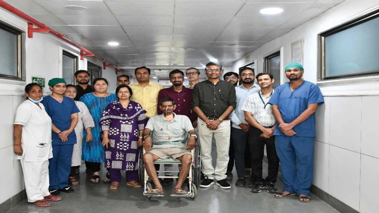 આણંદની શ્રી કૃષ્ણ હોસ્પિટલમાં બે ગંભીર દર્દીઓને સફળ સારવાર આપી નવજીવન અપાયું