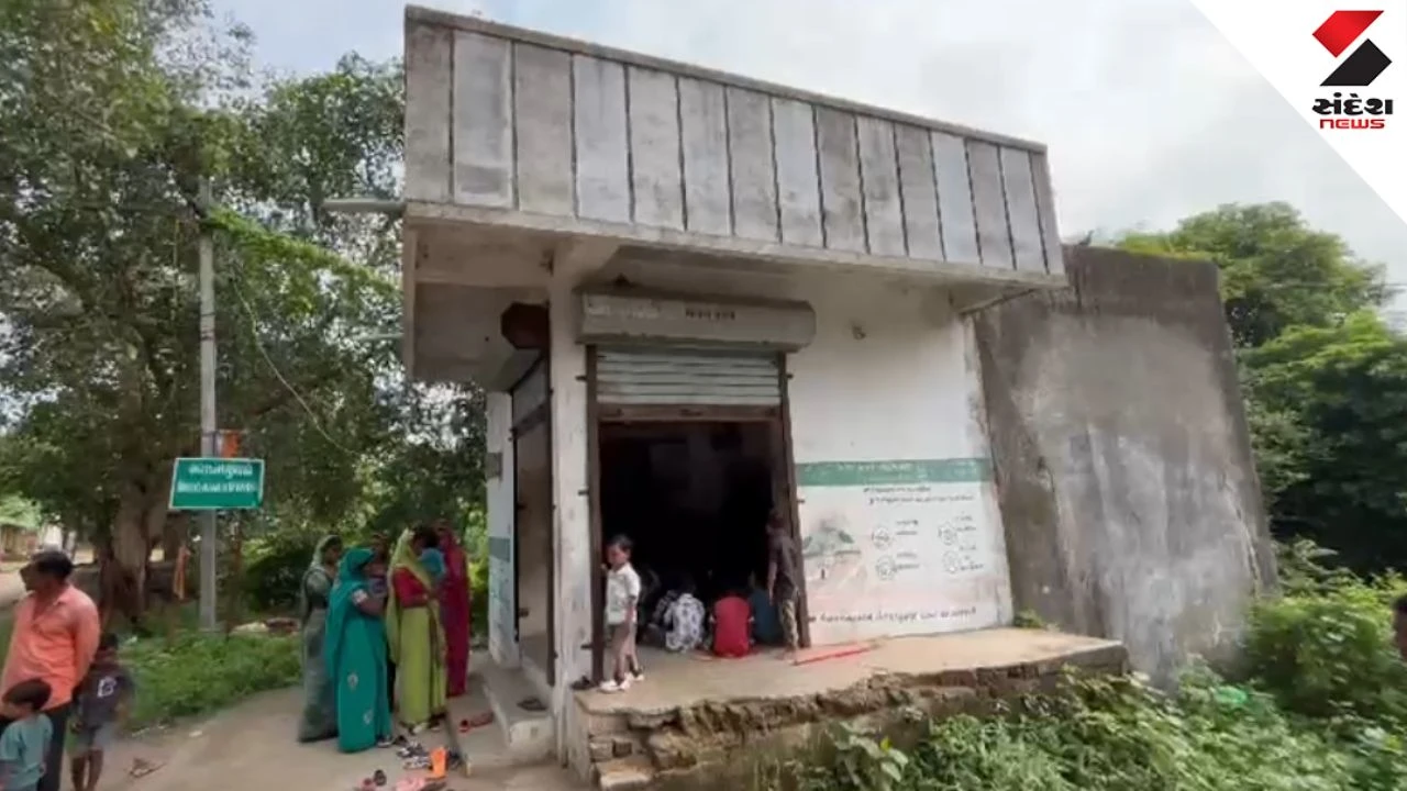 Vadodara: Children Forced to Study in Open Shed
