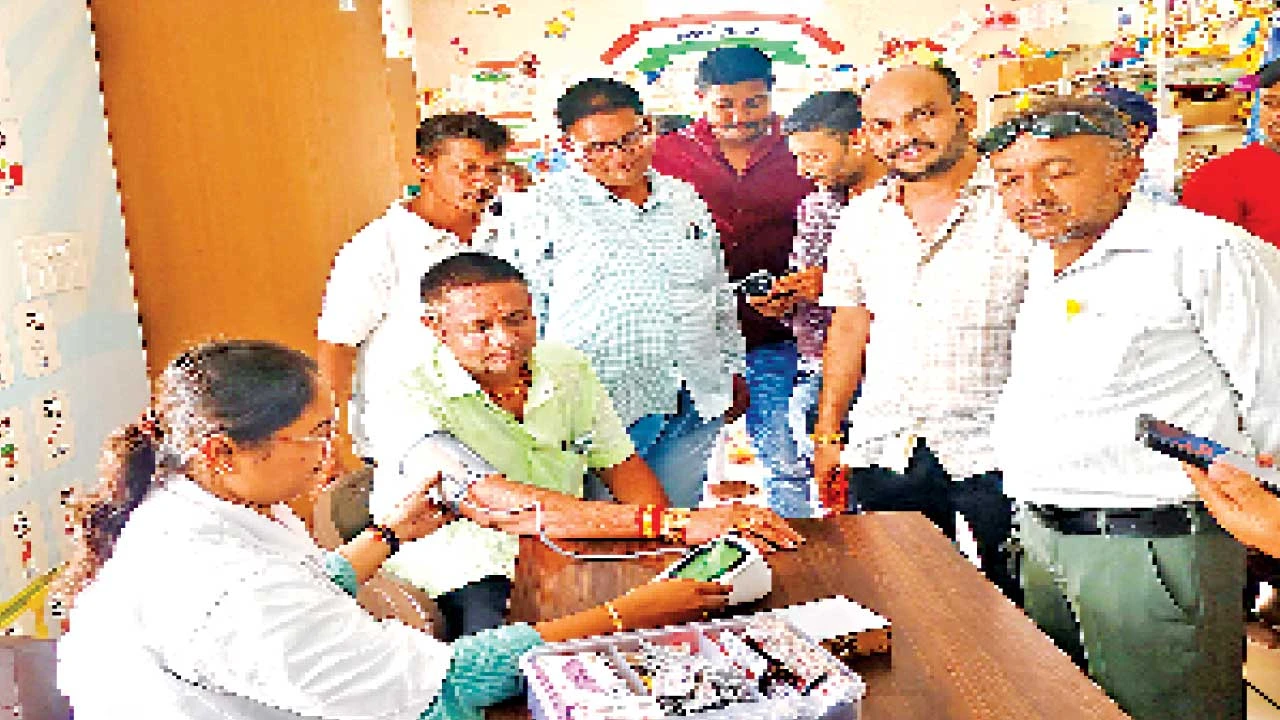 ડભોઇ: મલ્હારપુરા ગામમાં આયુષ્યમાન કાર્ડ અને મેડિકલ ચેકઅપ કેમ્પનું આયોજન