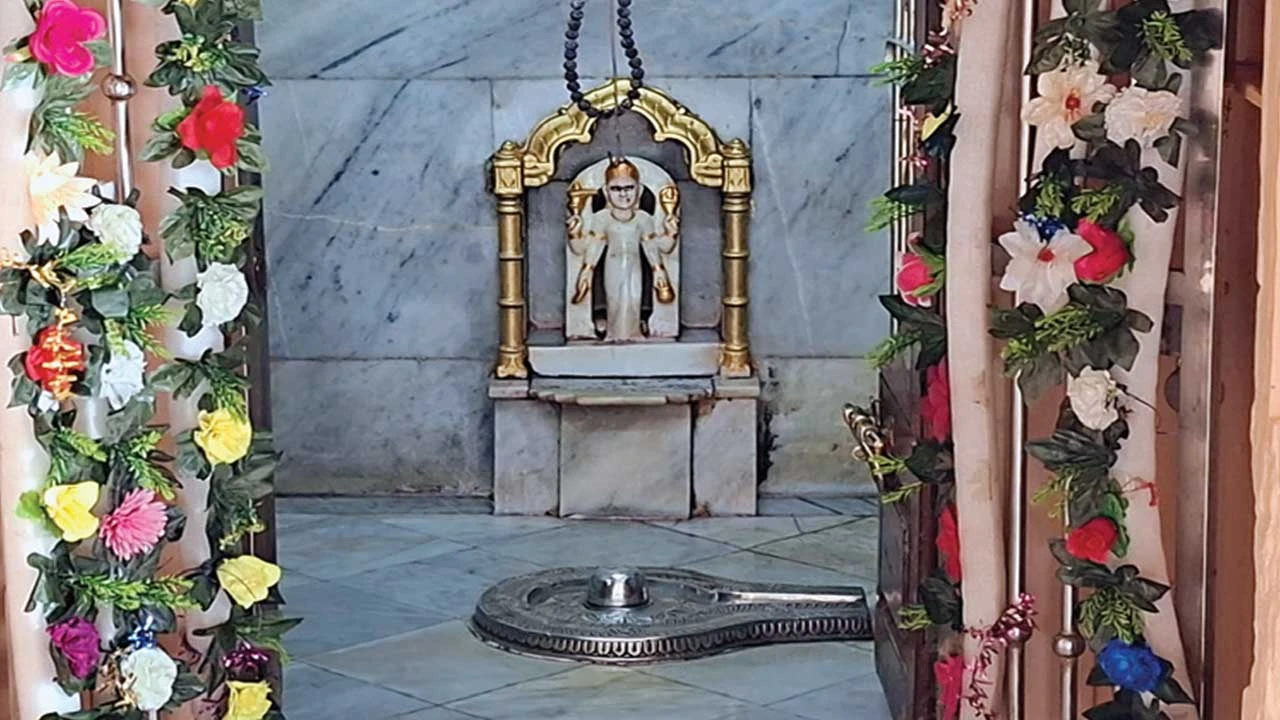 મહેસાણામાં શ્રાવણ મહિનાનો બીજો સોમવાર: ભક્તો શિવ મંદિરોમાં ભક્તિભાવથી ઉમટ્યા