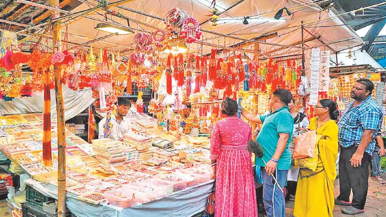 દાહોદમાં રક્ષાબંધનની ખરીદી માટે ભારે ભીડ