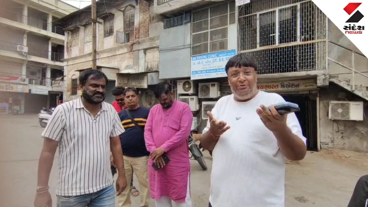 Mehsana News: 30-Day Ultimatum to Municipal Commissioner Over Illegal Construction