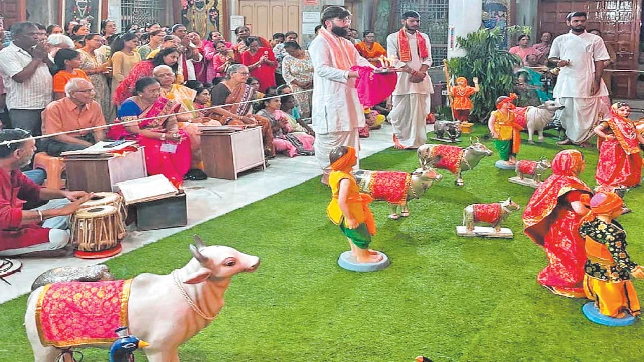 Halol: બે પુષ્ટીમાર્ગીય હવેલીમાં વૈષ્ણવાચાર્યની પધરામણી કરાઈ