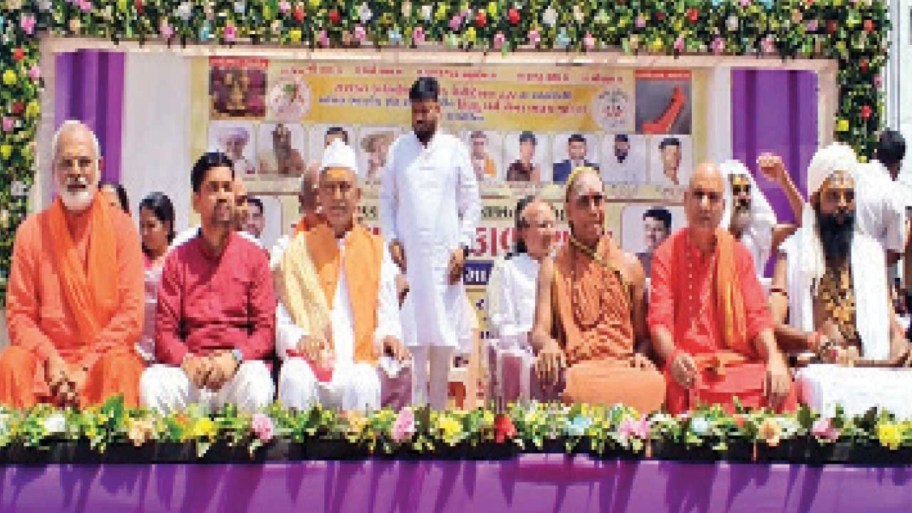 Bharuch: કાવી-કંબોઈ સ્તંભેશ્વર મહાદેવ જવા સમરસ કળશ કાવડયાત્રા રવાના થઇ