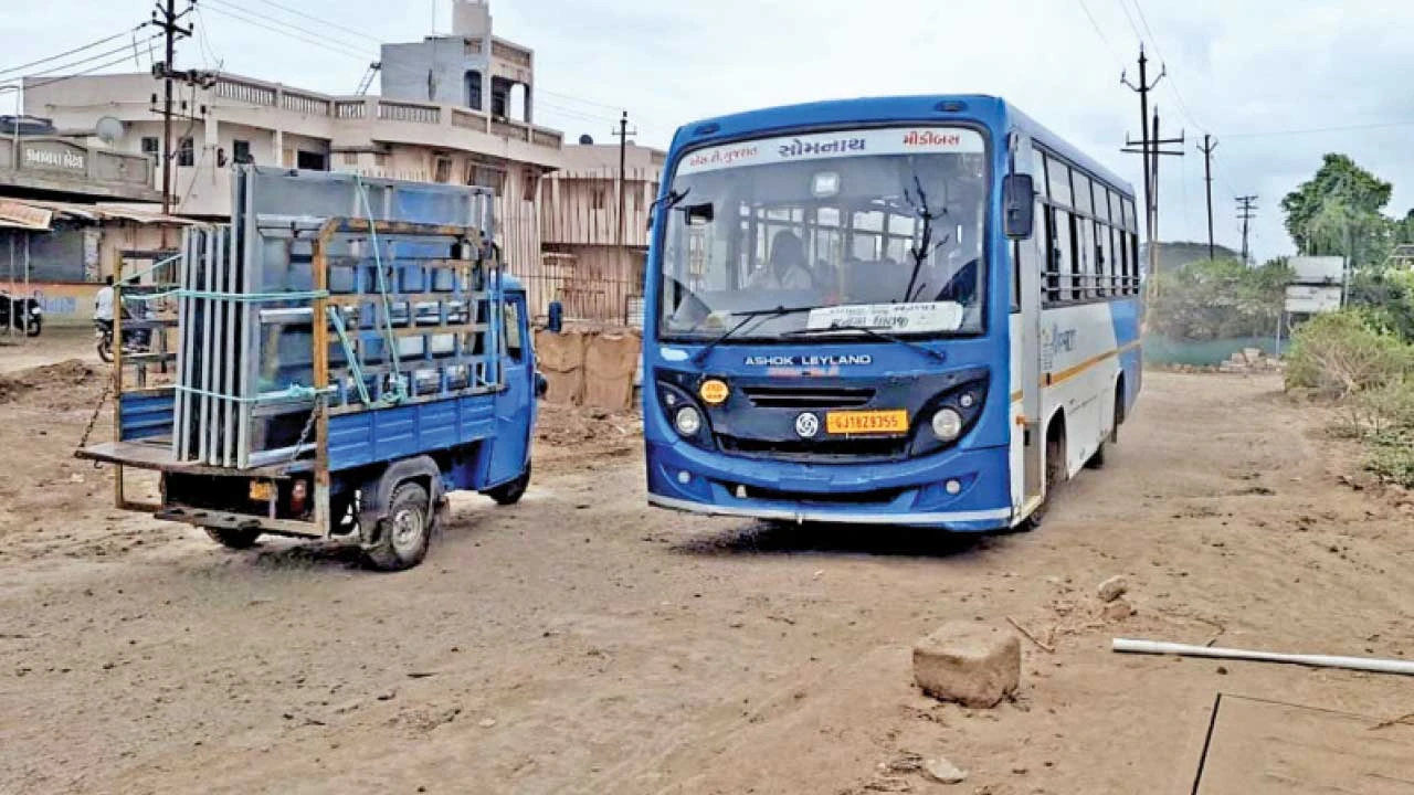 Dhoraji: ધીમી ગતિથી ચાલી રહેલી બ્રિજના કામથી વાહનચાલકો ત્રસ્ત